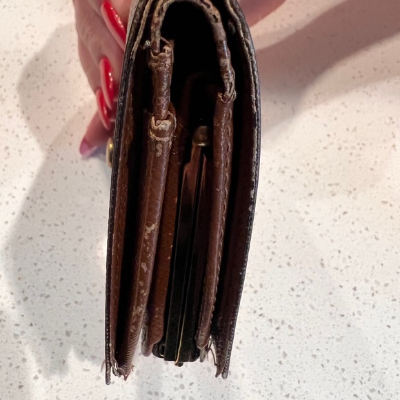 Authentic Louis Vuitton Kisslock Wallet Monogram - Picture 6 of 9